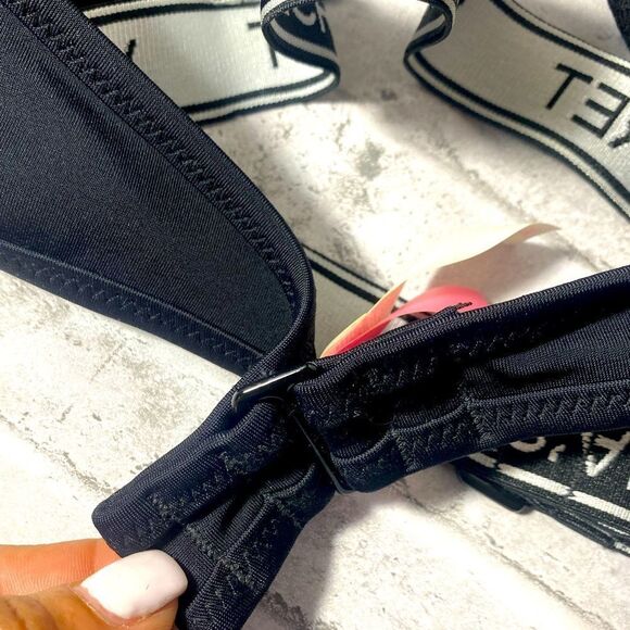 Victoria's Secret The Fabulous Black/White Logo
Swim Top Sz 34C - Picture 4 of 6